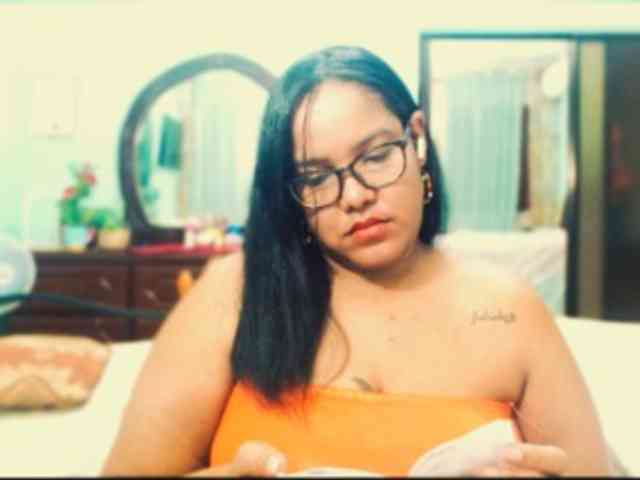 sarahlove16 webcam