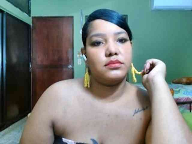 sarahlove16 webcam