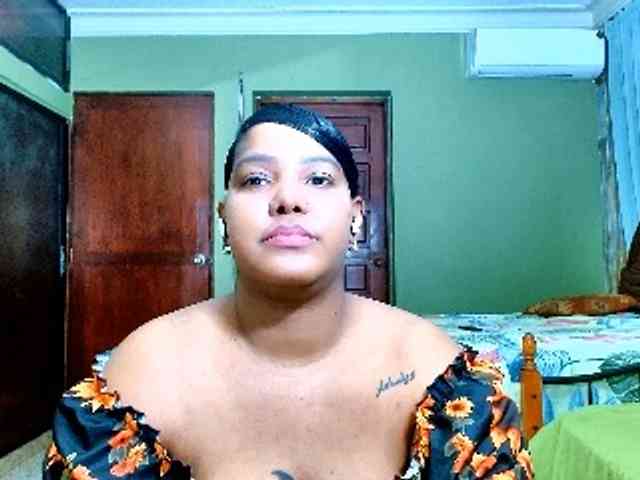 sarahlove16 webcam