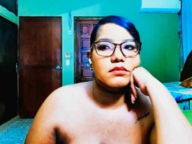 sarahlove16 webcam