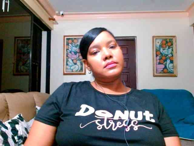 sarahlove16 webcam