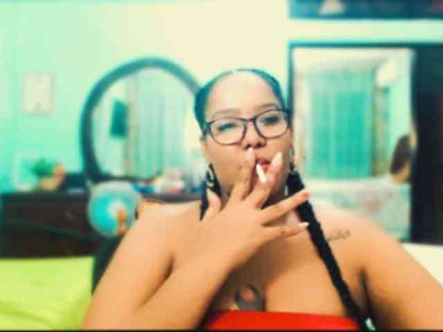 sarahlove16 webcam