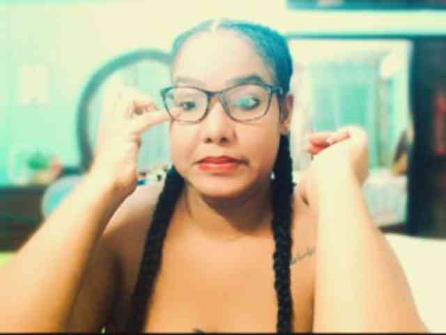 sarahlove16 webcam