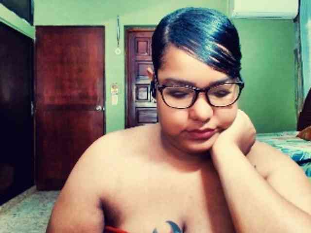 sarahlove16 webcam