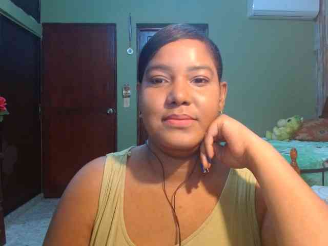 sarahlove16 webcam