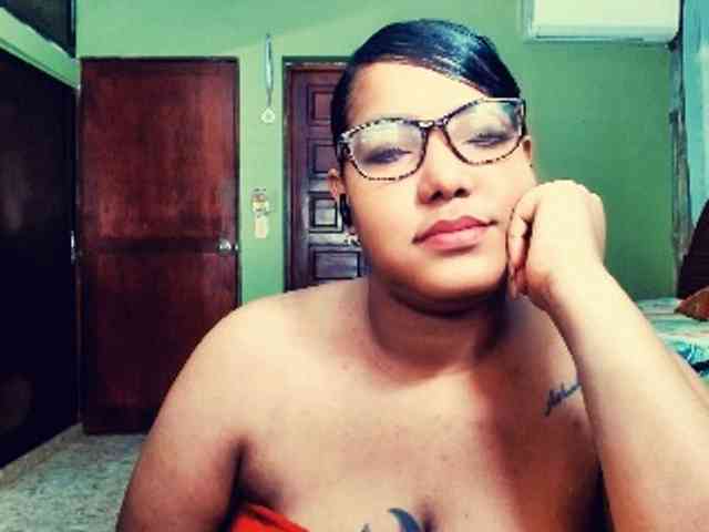 sarahlove16 webcam