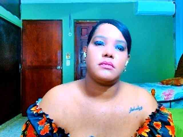 sarahlove16 webcam