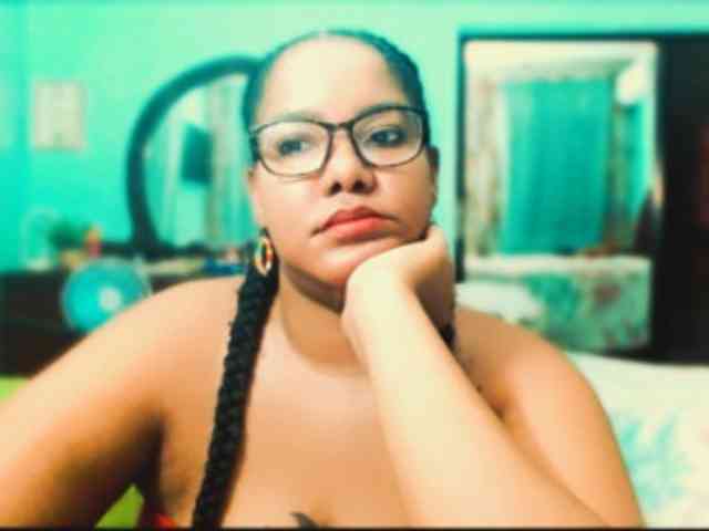 sarahlove16 webcam
