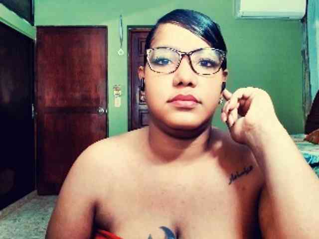 sarahlove16 webcam
