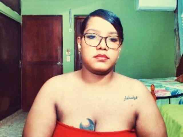 sarahlove16 webcam