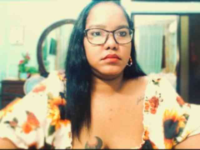 sarahlove16 webcam