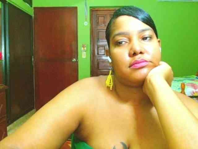 sarahlove16 webcam