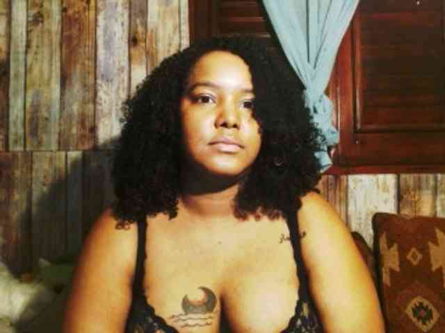 sarahlove16 webcam