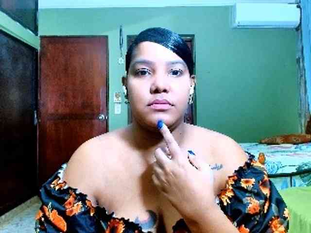 sarahlove16 webcam