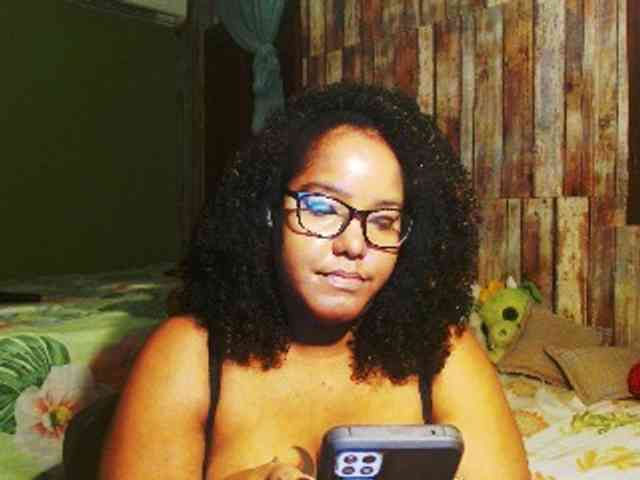 sarahlove16 webcam