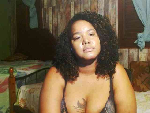 sarahlove16 webcam
