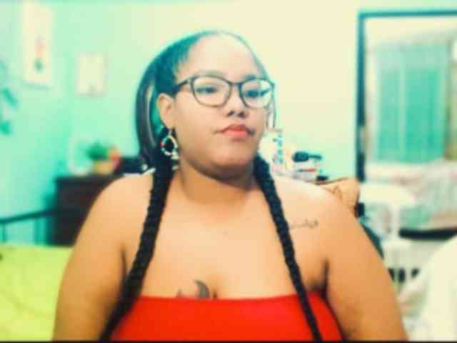 sarahlove16 webcam