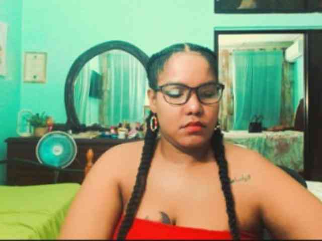 sarahlove16 webcam