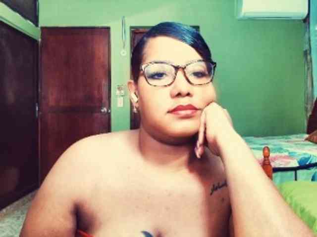 sarahlove16 webcam