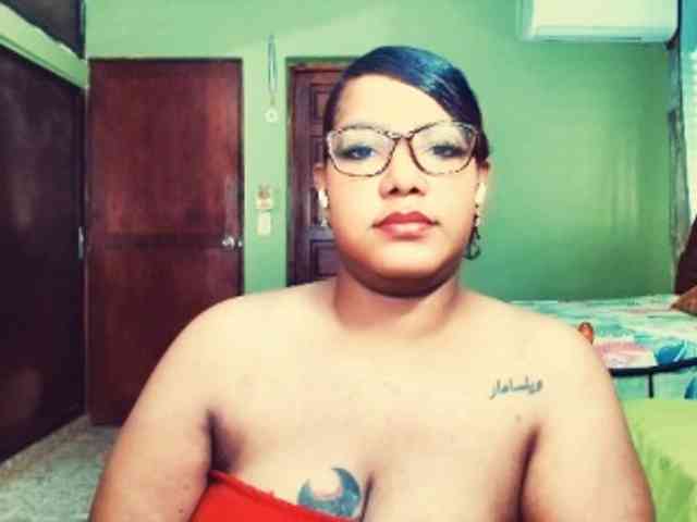 sarahlove16 webcam