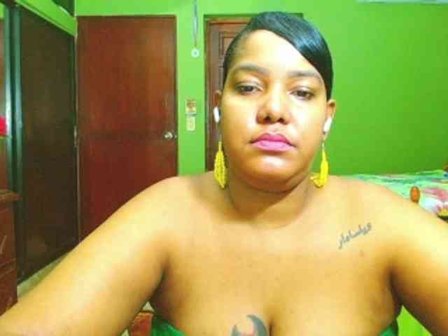 sarahlove16 webcam
