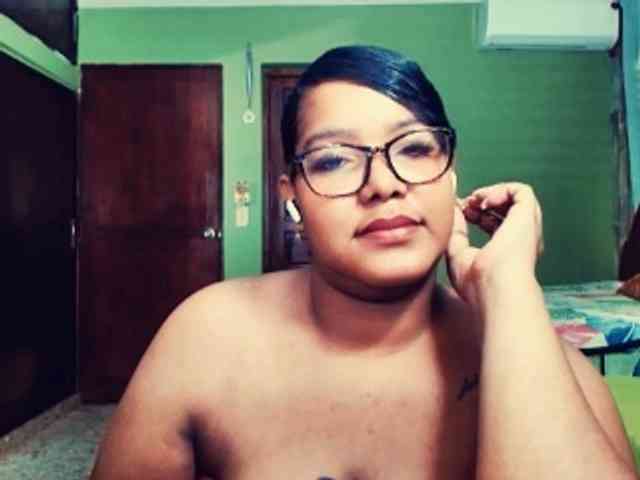 sarahlove16 webcam