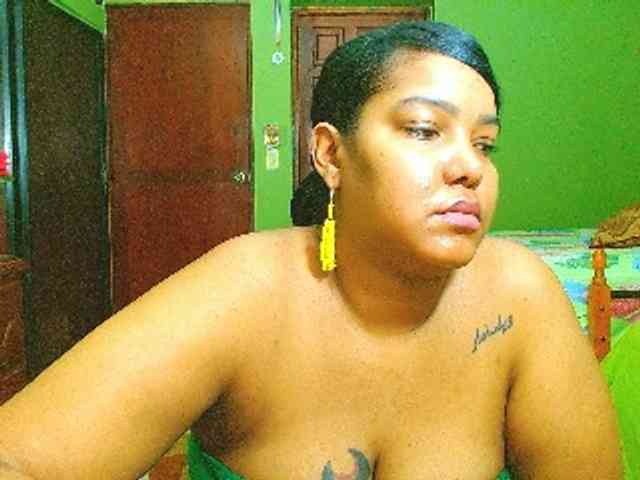 sarahlove16 webcam