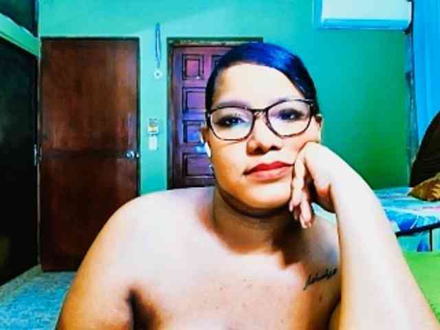 sarahlove16 webcam