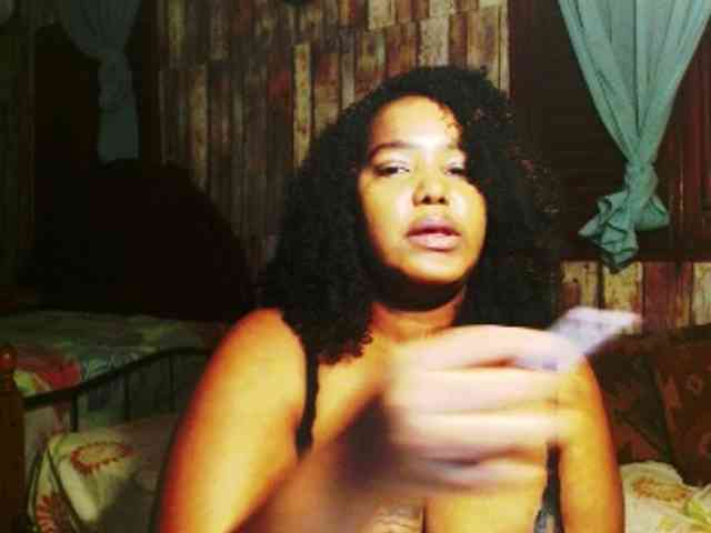 sarahlove16 webcam