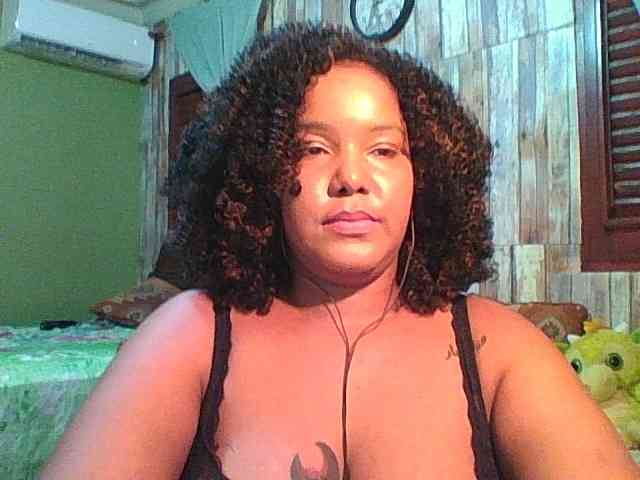 sarahlove16 webcam