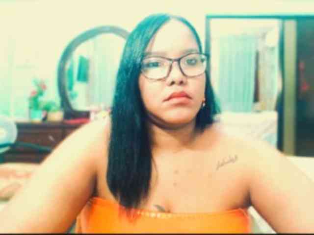 sarahlove16 webcam