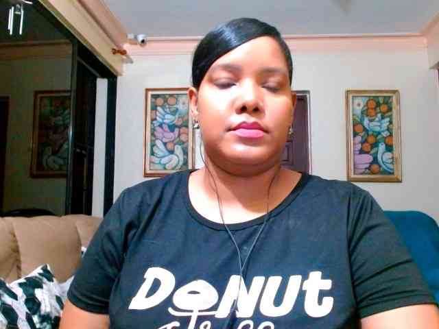 sarahlove16 webcam