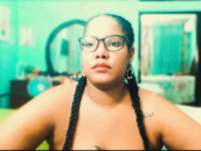 sarahlove16 webcam