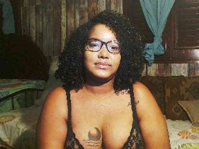 sarahlove16 webcam