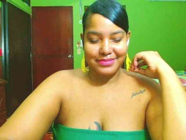 sarahlove16 webcam