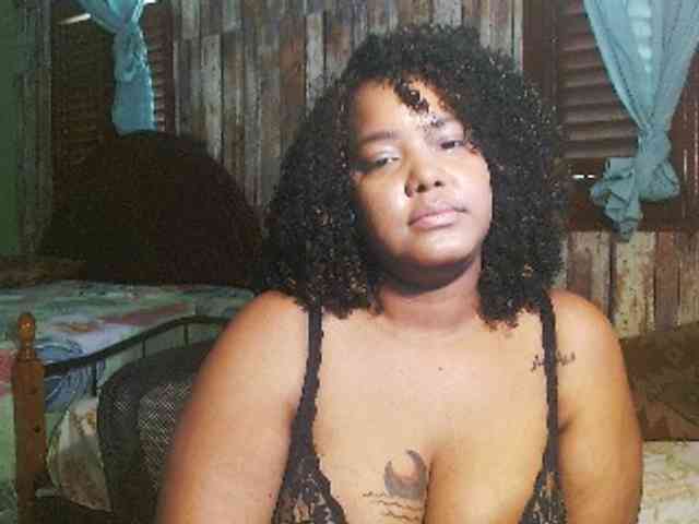 sarahlove16 webcam