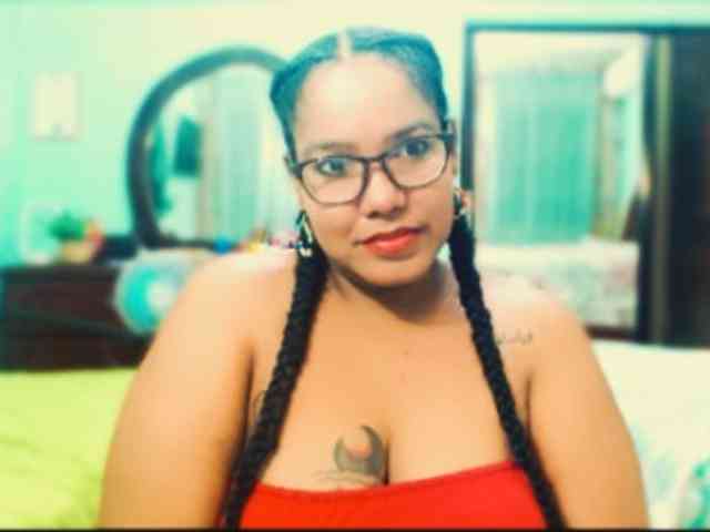 sarahlove16 webcam