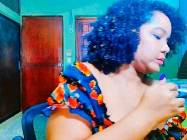 sarahlove16 webcam