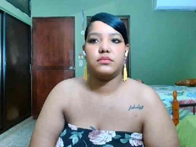 sarahlove16 webcam