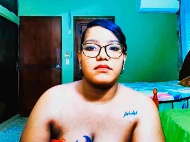 sarahlove16 webcam