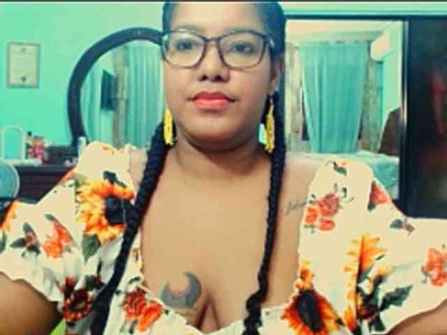 sarahlove16 webcam