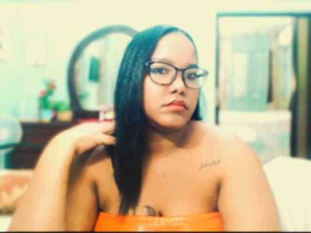 sarahlove16 webcam