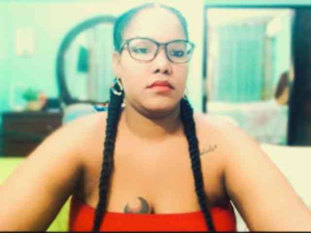 sarahlove16 webcam