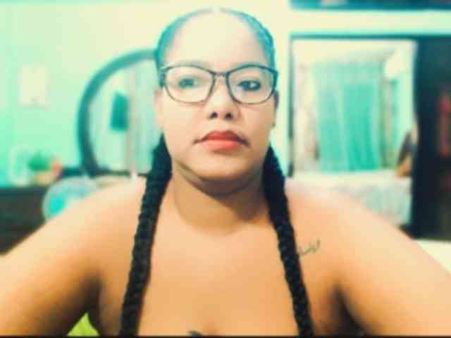 sarahlove16 webcam