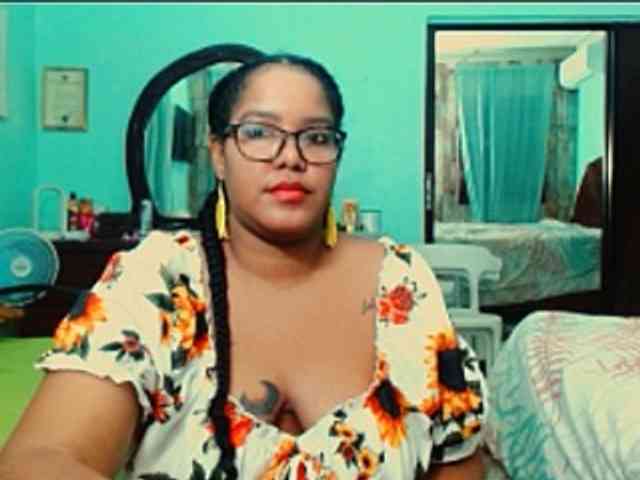 sarahlove16 webcam