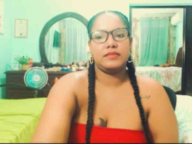 sarahlove16 webcam
