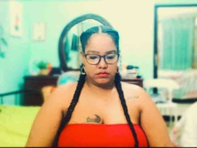 sarahlove16 webcam