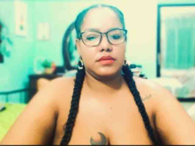 sarahlove16 webcam