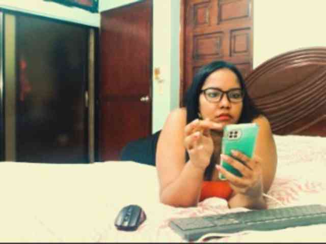sarahlove16 webcam
