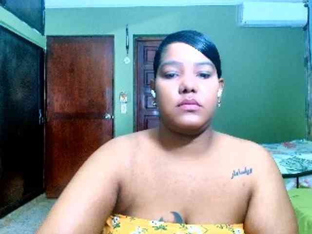 sarahlove16 webcam